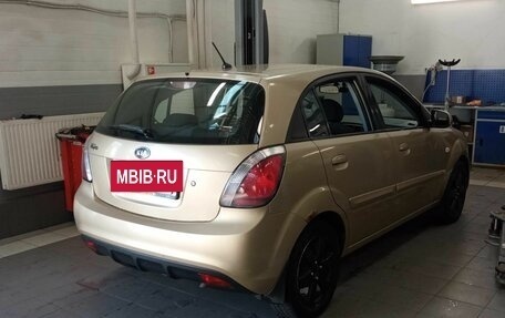 KIA Rio II, 2010 год, 650 000 рублей, 3 фотография