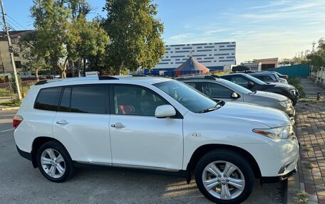 Toyota Highlander III, 2012 год, 1 980 000 рублей, 7 фотография