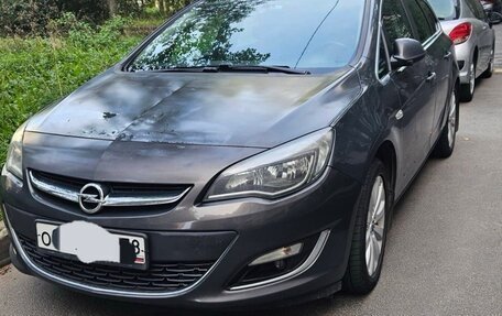 Opel Astra J, 2013 год, 885 000 рублей, 2 фотография