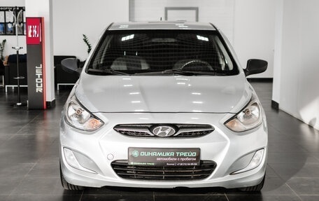 Hyundai Solaris II рестайлинг, 2011 год, 580 000 рублей, 2 фотография