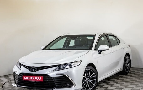 Toyota Camry, 2021 год, 3 749 000 рублей, 1 фотография