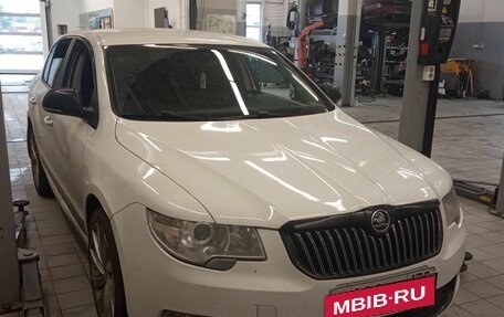 Skoda Superb III рестайлинг, 2011 год, 765 000 рублей, 2 фотография