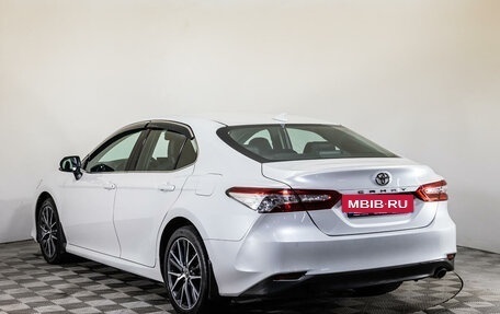 Toyota Camry, 2021 год, 3 749 000 рублей, 7 фотография