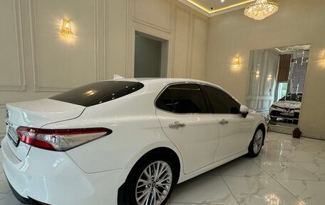 Toyota Camry, 2018 год, 2 850 000 рублей, 7 фотография