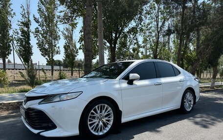 Toyota Camry, 2018 год, 2 850 000 рублей, 13 фотография