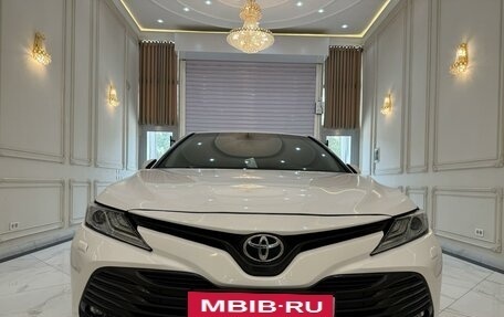 Toyota Camry, 2018 год, 2 850 000 рублей, 10 фотография