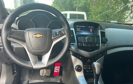 Chevrolet Cruze II, 2010 год, 730 000 рублей, 9 фотография