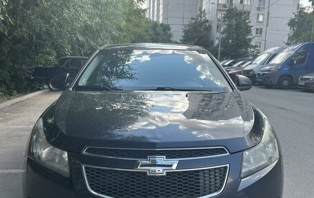 Chevrolet Cruze II, 2010 год, 730 000 рублей, 5 фотография