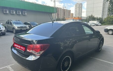 Chevrolet Cruze II, 2010 год, 730 000 рублей, 3 фотография