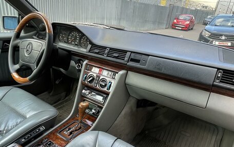 Mercedes-Benz W124, 1993 год, 550 000 рублей, 7 фотография