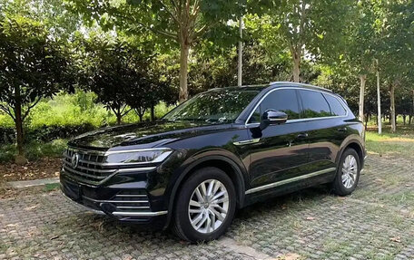 Volkswagen Touareg III, 2021 год, 4 975 000 рублей, 1 фотография