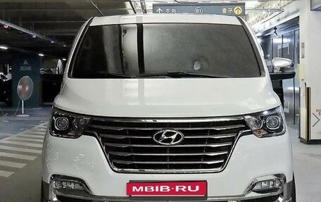 Hyundai Grand Starex Grand Starex I рестайлинг 2, 2019 год, 3 362 000 рублей, 4 фотография