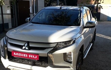 Mitsubishi L200 IV рестайлинг, 2019 год, 2 750 000 рублей, 4 фотография