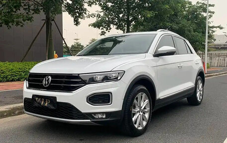 Volkswagen T-Roc I, 2021 год, 1 640 000 рублей, 1 фотография