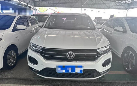 Volkswagen T-Roc I, 2021 год, 1 675 000 рублей, 3 фотография