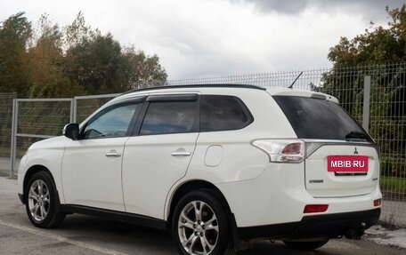 Mitsubishi Outlander III рестайлинг 3, 2012 год, 1 700 000 рублей, 3 фотография