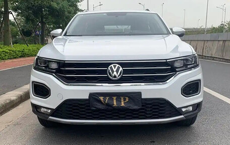 Volkswagen T-Roc I, 2021 год, 1 640 000 рублей, 2 фотография