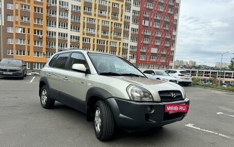 Hyundai Tucson III, 2006 год, 940 000 рублей, 3 фотография