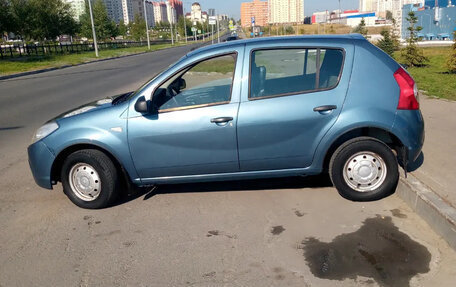 Renault Sandero I, 2013 год, 555 000 рублей, 2 фотография