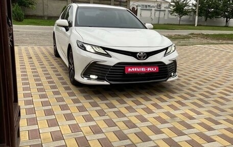 Toyota Camry, 2018 год, 2 850 000 рублей, 1 фотография