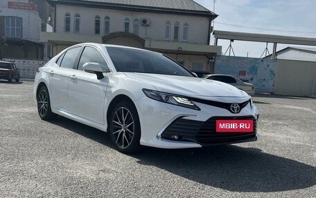 Toyota Camry, 2018 год, 2 850 000 рублей, 2 фотография