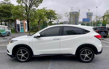 Honda Vezel, 2021 год, 1 450 000 рублей, 2 фотография