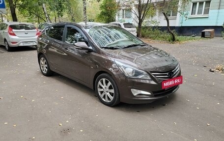 Hyundai Solaris II рестайлинг, 2015 год, 1 100 000 рублей, 3 фотография