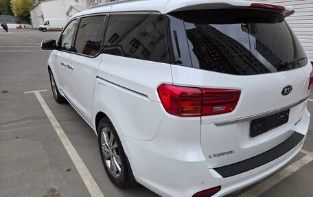 KIA Carnival III, 2020 год, 2 990 000 рублей, 7 фотография