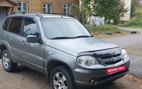 Chevrolet Niva I рестайлинг, 2011 год, 600 000 рублей, 3 фотография