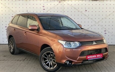 Mitsubishi Outlander III рестайлинг 3, 2012 год, 1 420 000 рублей, 2 фотография