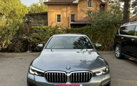 BMW 5 серия, 2020 год, 6 350 000 рублей, 2 фотография