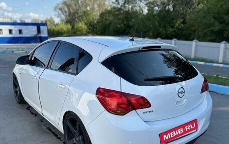 Opel Astra J, 2011 год, 850 000 рублей, 2 фотография