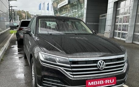 Volkswagen Touareg III, 2019 год, 4 995 000 рублей, 2 фотография