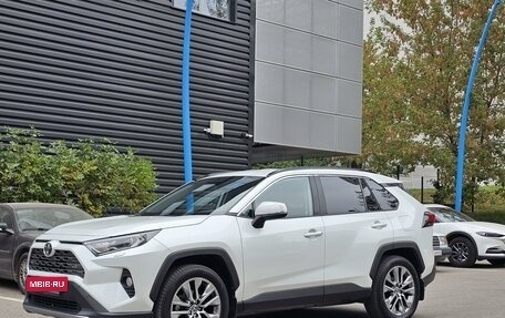 Toyota RAV4, 2022 год, 5 000 000 рублей, 3 фотография