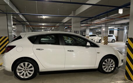 Opel Astra J, 2012 год, 840 000 рублей, 2 фотография