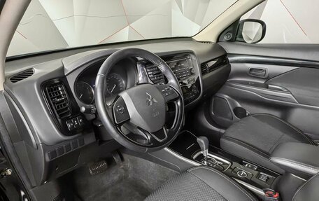 Mitsubishi Outlander III рестайлинг 3, 2019 год, 2 319 000 рублей, 15 фотография