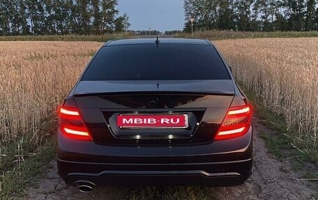 Mercedes-Benz C-Класс, 2011 год, 1 500 000 рублей, 3 фотография