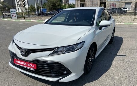 Toyota Camry, 2018 год, 3 000 000 рублей, 2 фотография