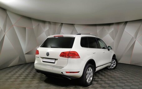 Volkswagen Touareg III, 2011 год, 1 797 000 рублей, 2 фотография