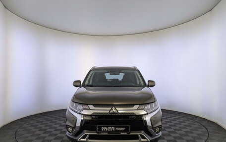 Mitsubishi Outlander III рестайлинг 3, 2019 год, 2 500 000 рублей, 2 фотография