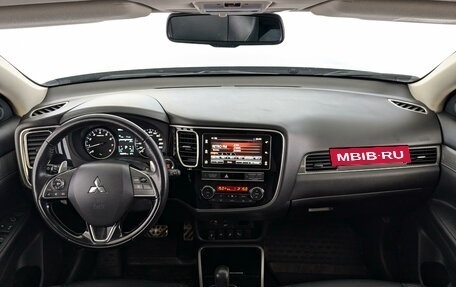 Mitsubishi Outlander III рестайлинг 3, 2019 год, 2 500 000 рублей, 27 фотография