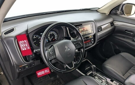 Mitsubishi Outlander III рестайлинг 3, 2019 год, 2 500 000 рублей, 19 фотография