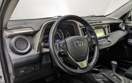 Toyota RAV4, 2014 год, 1 850 000 рублей, 15 фотография