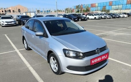 Volkswagen Polo VI (EU Market), 2011 год, 825 000 рублей, 3 фотография