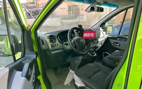 Nissan NV300, 2018 год, 2 500 000 рублей, 2 фотография