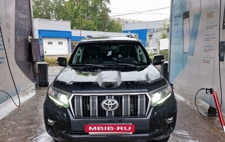 Toyota Land Cruiser Prado 150 рестайлинг 2, 2017 год, 4 800 000 рублей, 11 фотография