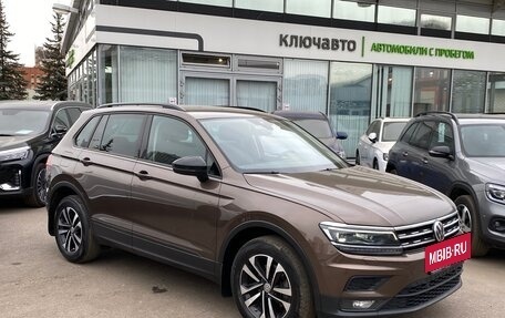 Volkswagen Tiguan II, 2019 год, 2 449 000 рублей, 3 фотография