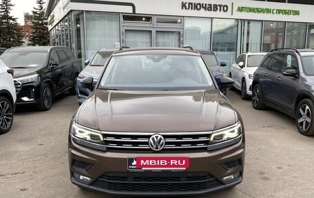 Volkswagen Tiguan II, 2019 год, 2 449 000 рублей, 2 фотография