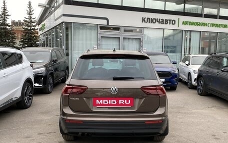 Volkswagen Tiguan II, 2019 год, 2 449 000 рублей, 5 фотография