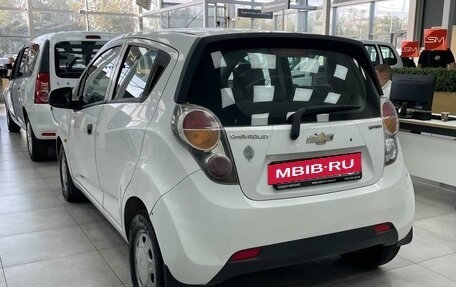 Chevrolet Spark III, 2011 год, 599 000 рублей, 4 фотография